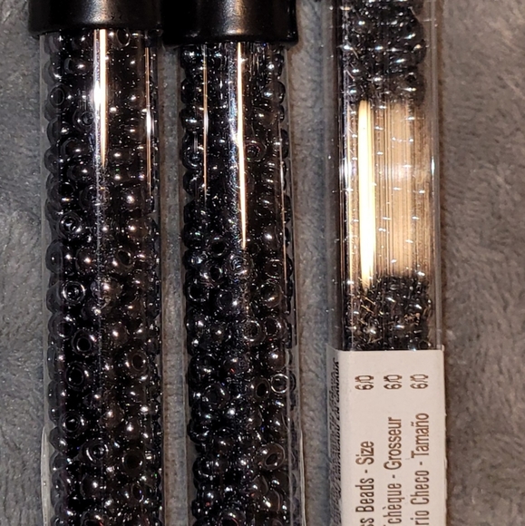 Seed beads, assorted colors. Over 50 tubes. - Picture 2 of 11